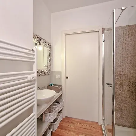 Charme On The River - City Center Appartement